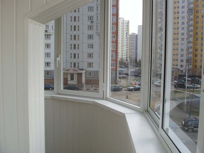 Закругленное радиусное остекление полукруглого балкона и лоджии Талдом